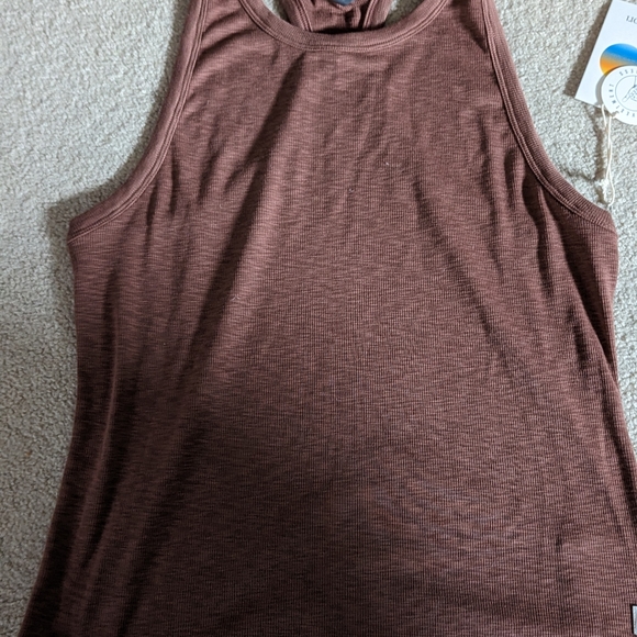 Vuori Sunrise High Neck Tank- Hazelnut - Picture 4 of 4